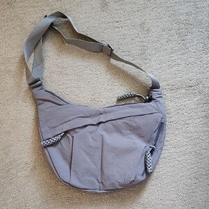 Amazon Essentials Light Gray Crossbody Bag